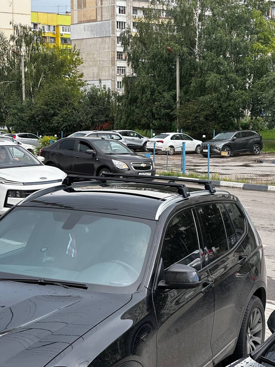Установка багажника на рейлинги для BMW X3 F25 в Туле