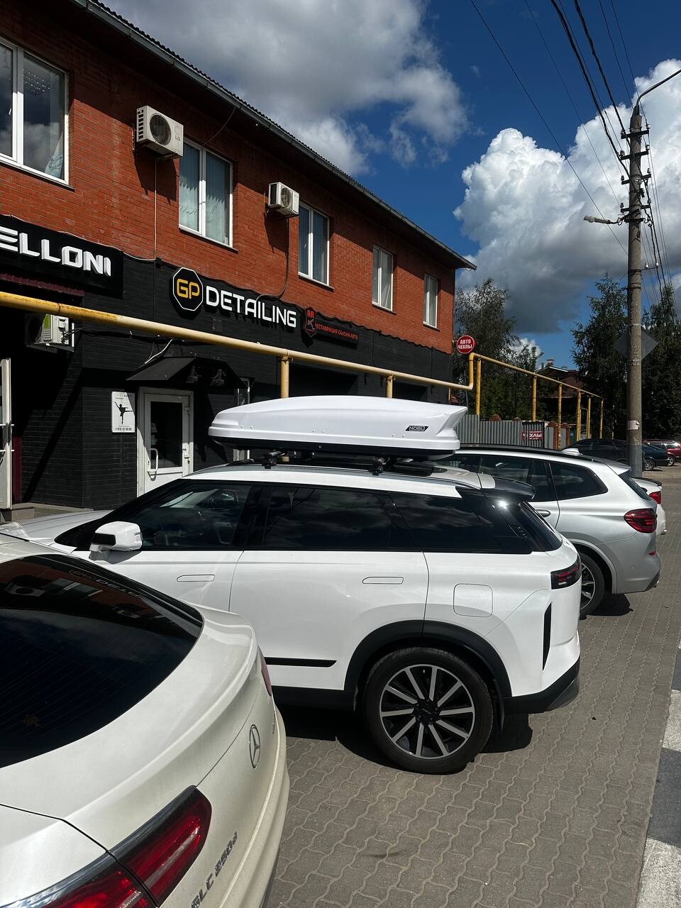 Установка багажника и автобокса 430л на Jaecoo J7 в Туле