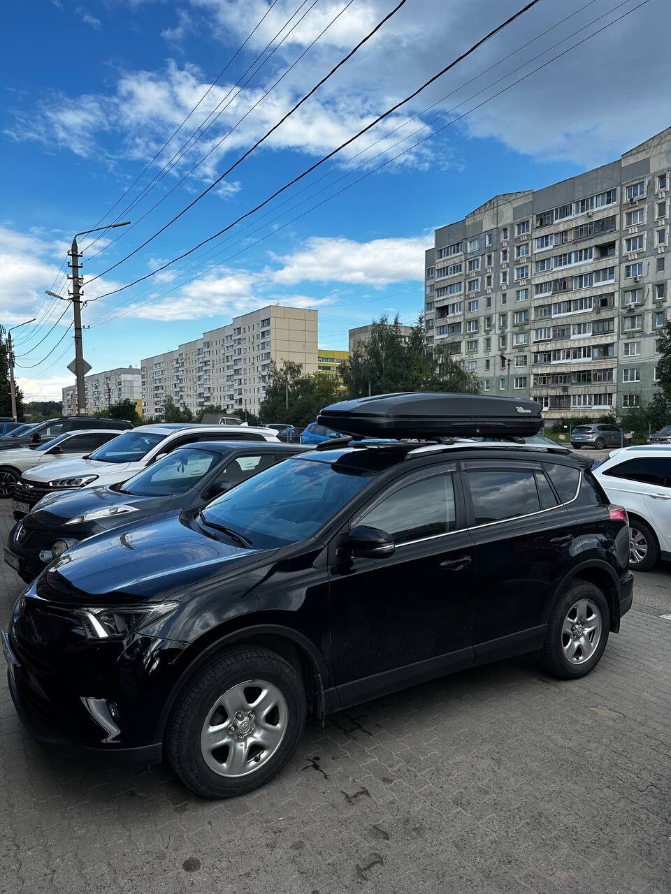 Установка багажника и автобокса 450л на Toyota RAV4 2013-2018 в Туле
