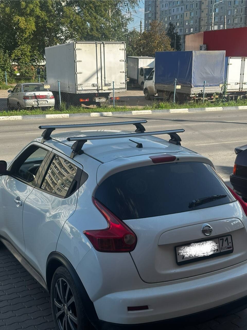 Установка багажника и автобокса 430л на Nissan Juke в Туле