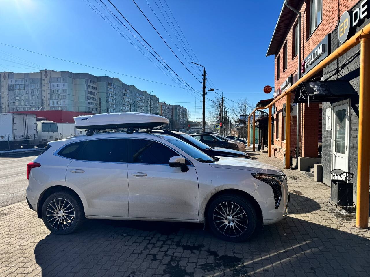 Установка багажника и автобокса 380л на Haval Jolion в Туле