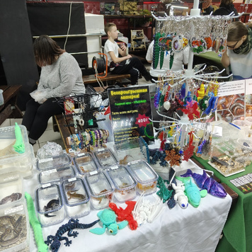 Наш питомник Gecko Nsk ведет очень активную социальную жизнь. Посещаем разные выставки и в не Новосибирска. Рассказываем, показываем помогаем выбрать вам своего дракончика.- 2