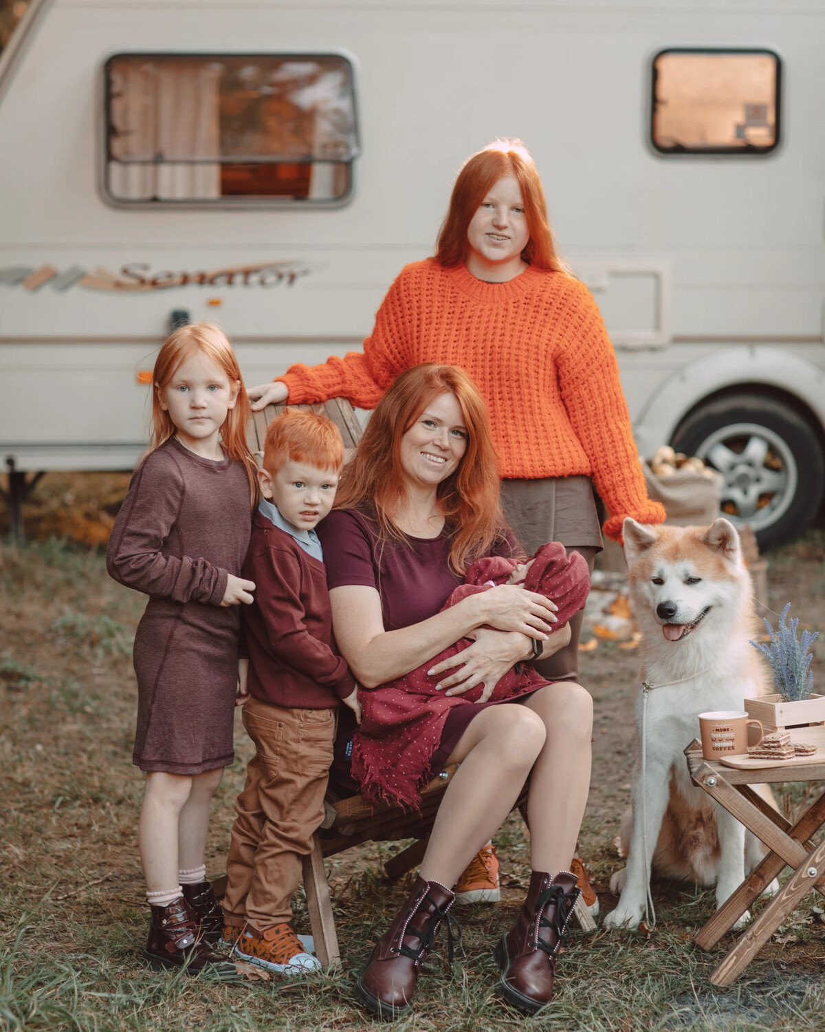 Red heads family. Рыжая семья. Семья рыжеволосых. Рыжее семейство. Семейка Джинджер.