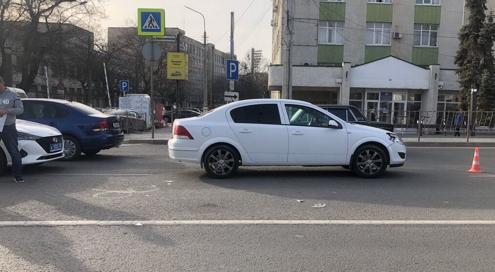 Водитель автомобиля симферополь. Машина со стороны. Вчерашний ДТП Симферополь.