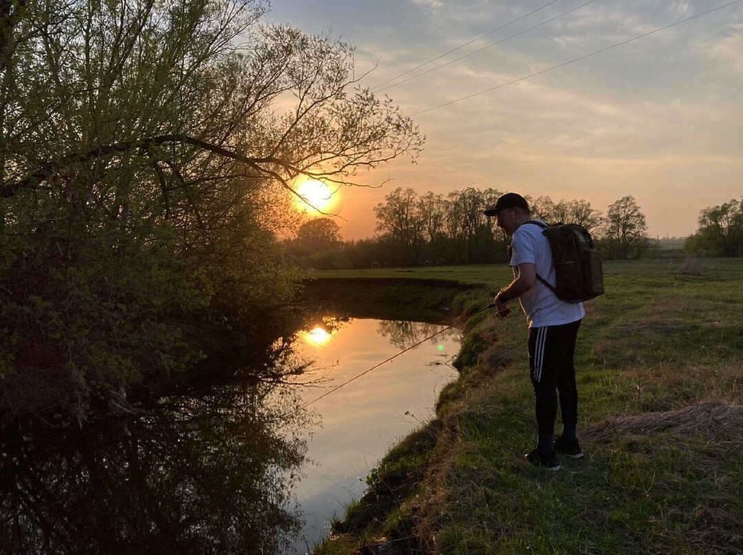 Vesna305. текст песни молли. весна 305 я так кайфую. а я не поехал я купил мотыля и пошел. песня а я люблю рыбалку текст.