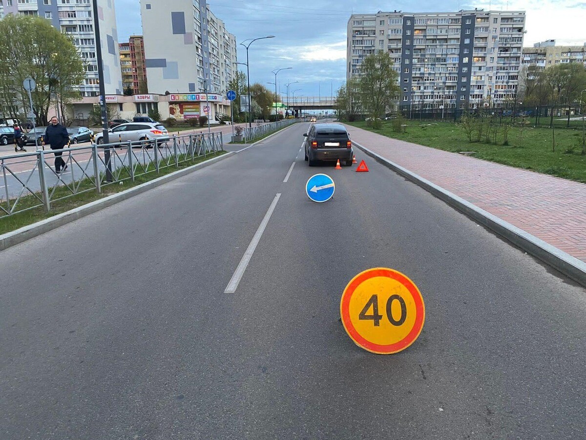 гибдд калининград 2022. калининград апрель 2022. калининград апрель 2022. калининград дорога. пешеход на дороге.