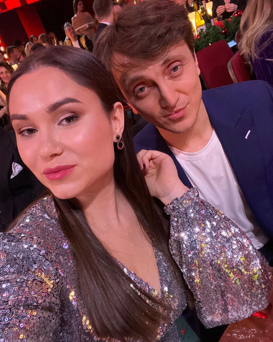 Денис дорохов жена фото Я не умею дарить подарки вовремя! Вчера подарила мужу его новогодний, не. Эльвир