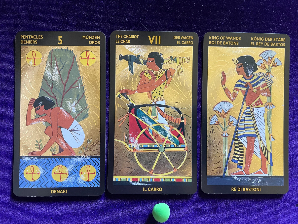 колесница и король жезлов. таро некрономикон черный гримуар галерея. колесничий таро. герметическое таро (the hermetic tarot) галерея. The hermetic tarot галерея.