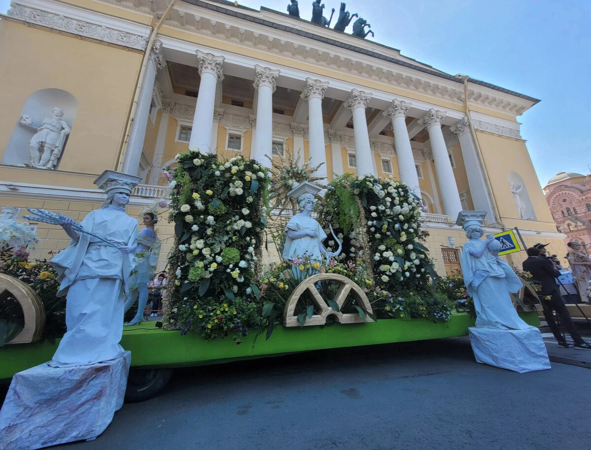 Фестиваль цветов в Александровском саду