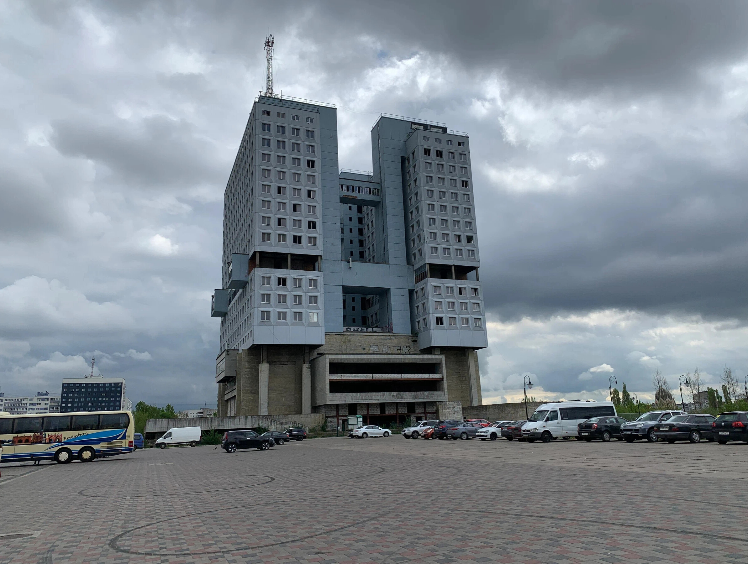 Убрать или оставить? Бетонный «монстр» в центре Калининграда 