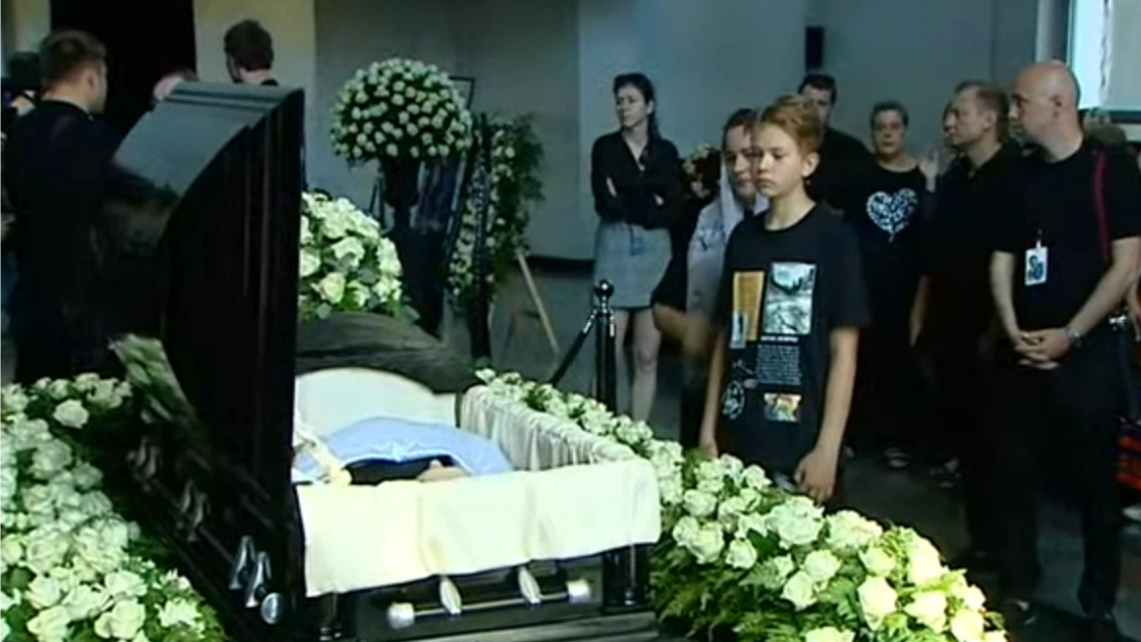 Юра Шатунов похороны похороны. Отец навального на похоронах
