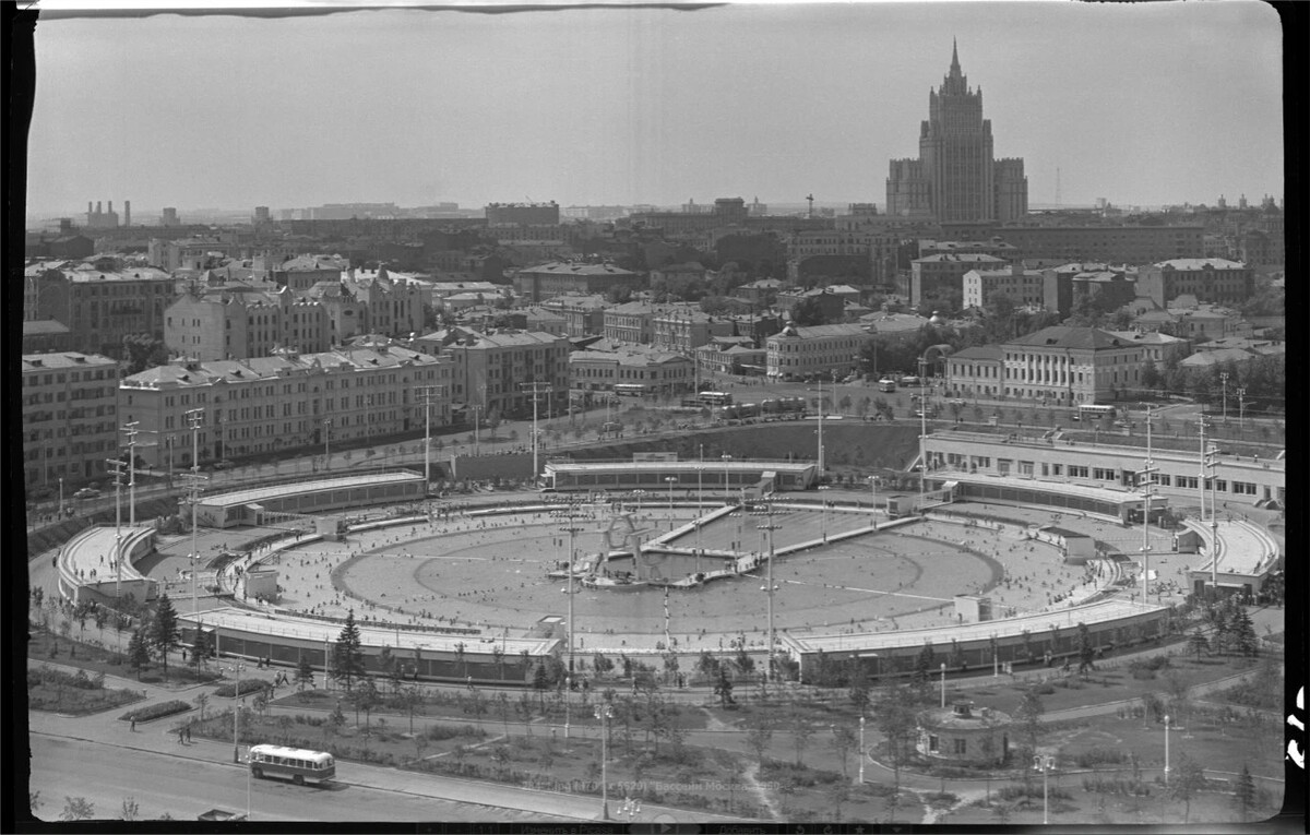 открытый бассейн москва