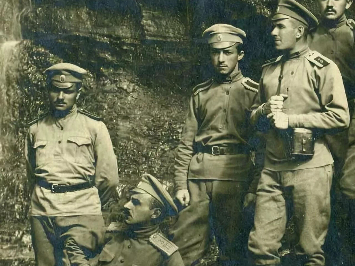 Время 1 мировой. Юнкера 1917 Гражданская война. Тифлисская школа прапорщиков 1916.. Школы прапорщиков 1916. Юнкера в гражданской войне.