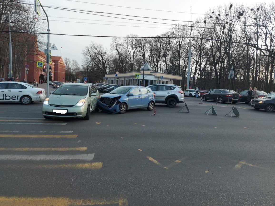 калининград апрель 2022. калининград апрель 2022. здание гибдд в калининграде. вчерашняя авария в калининграде. калининград дтп за сутки.