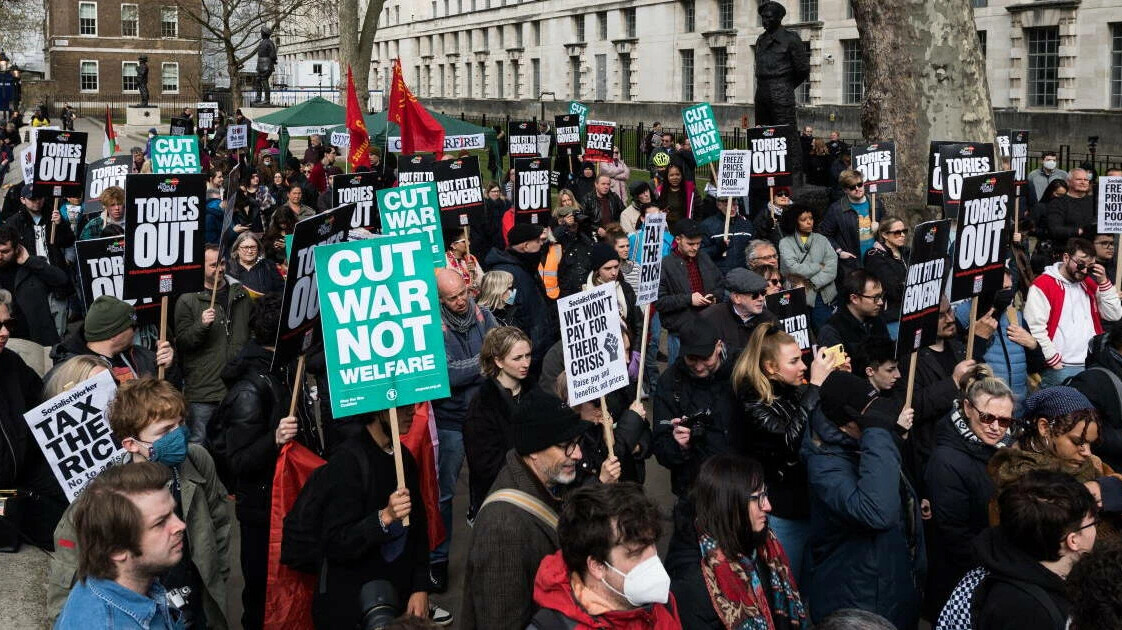 Санкции против лондона. Лондон протесты. Забастовки в Англии. Забастовка в Великобритании. Протесты в Украине.