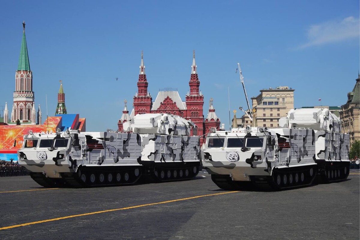 Парад техники на красной площади