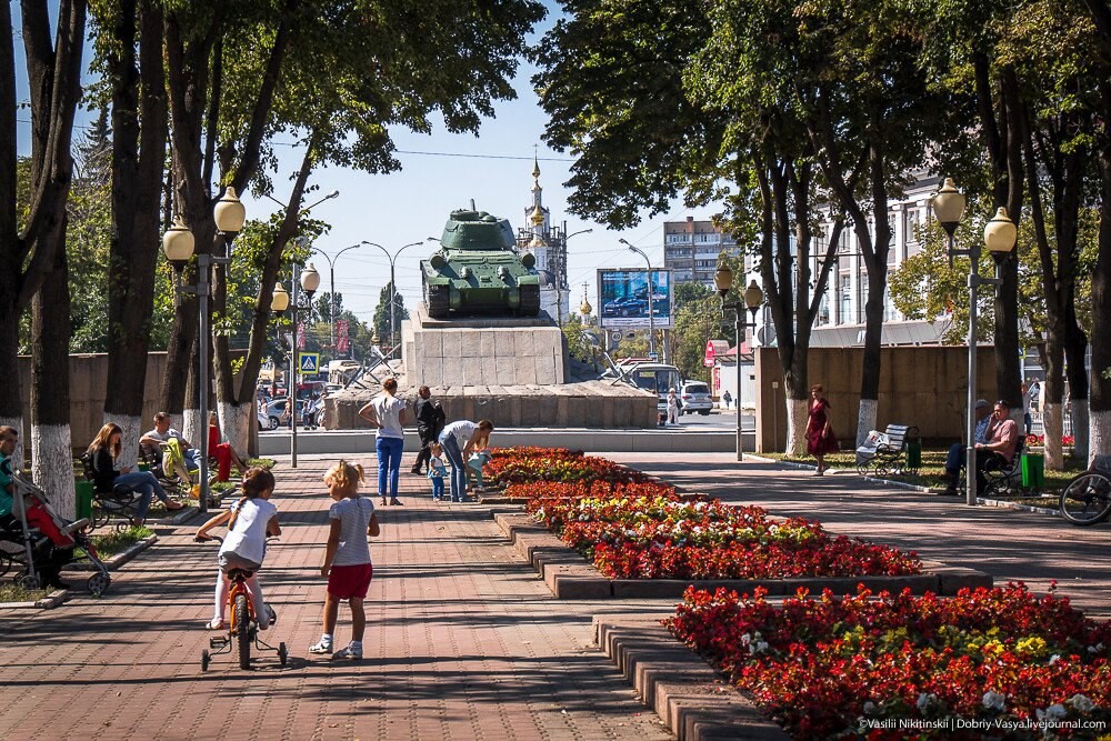 Размер орла город. Орёл город. Красивые места города орла. Жители города Орел. Город Орел летом.