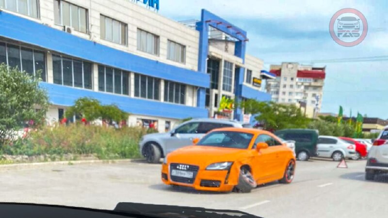 авария вчера вечером 6. авария в феодосии сегодня на керченском шоссе. феодосия перекресток день и ночь. феодосийское автомобильное сообщество. феодосия авария на керченском шоссе вчера.