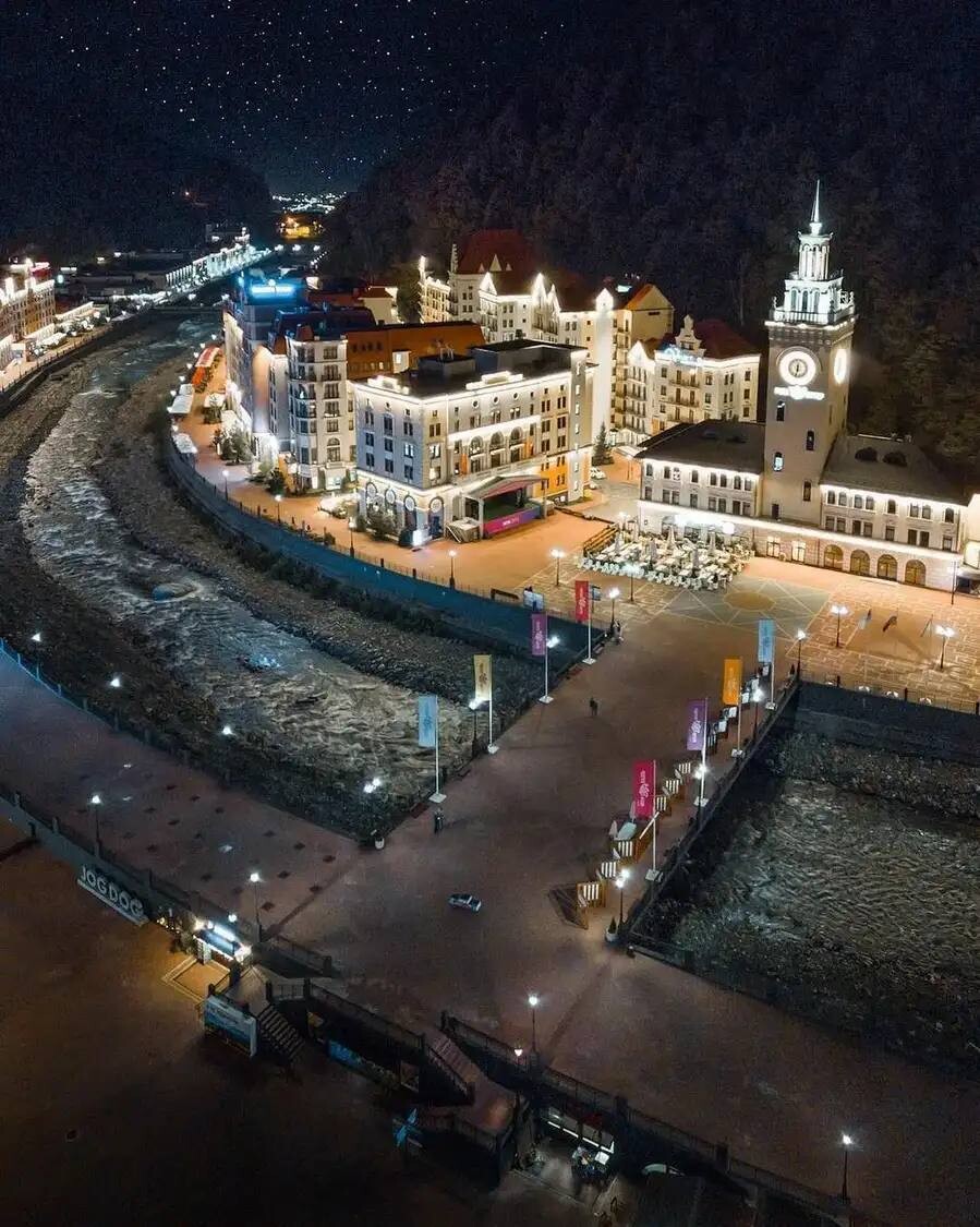 Адлер красная Поляна роза Хутор