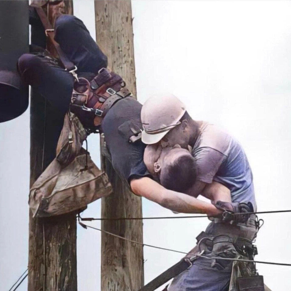Вместе с тобой. Афоризмы про поцелуи. Вот так и живем поцелуи. Не вместе. Вот так и живем поцелуи.