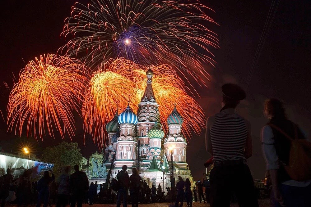 Картинки салют победы на красной площади