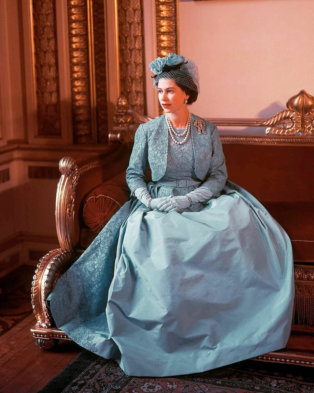 Королева Англии Елизавета 2 в молодости