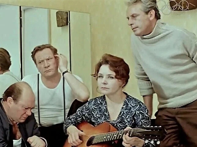 Песня "Нам нужна одна победа" была написана специально для фильма ...