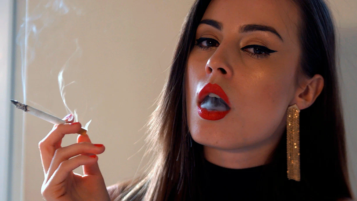 Anna zapala. Anna smoking. Smoking Anna Zapała. Laura smoking. Anna smoking.com