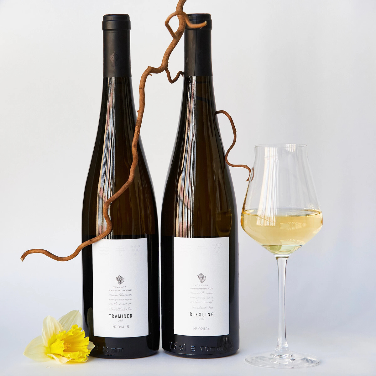 Усадьба дивноморское вино белое. Рислинг сикоры семигорье. Вино усадьба дивноморское южный лес. Вино усадьба дивноморское рислинг. Усадьба дивноморское вино белое.