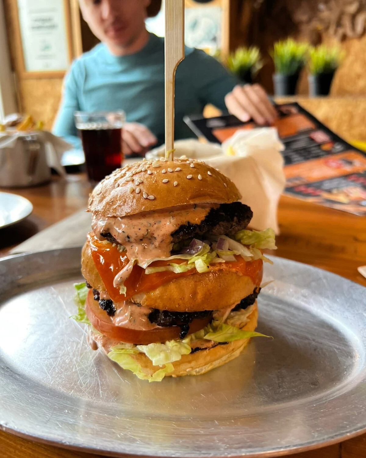 Краснодарский парень бургерная балашиха. Краснодарский парень федор. Краснодарский парень мытищи. Бургер малыш краснодарский парень. Краснодарский парень логотип.