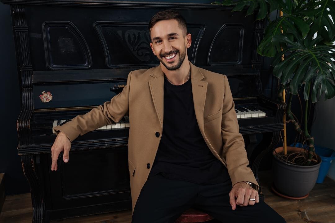 Pizza певец. Пицца певец. Солист группы пицца. Pizza певец. Солист группы пицца.