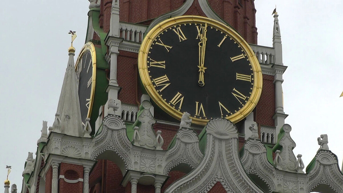 Кремлевские часы в москве