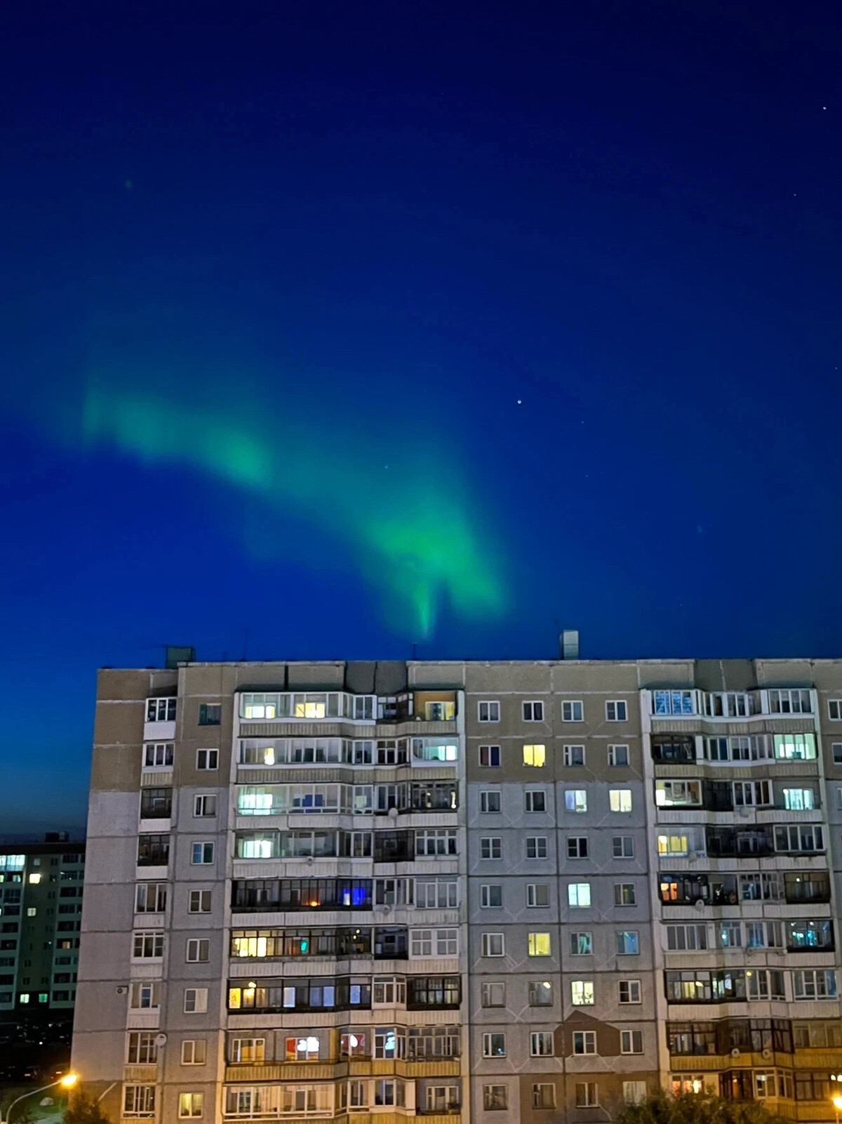 Северное видное. Северное сияние летом. Северное сияние синее. Летнее Северное сияние. Сияние севера.