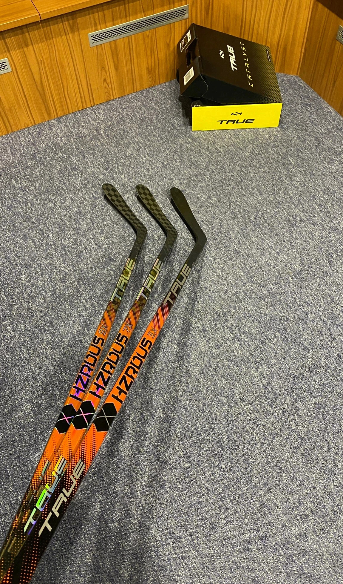 вратарская клюшка true catalyst 9x. краги хоккейные true xc 9 pro. True catalyst 9x коньки. клюшка true catalyst 9x sr. загиб tc2 true клюшки.