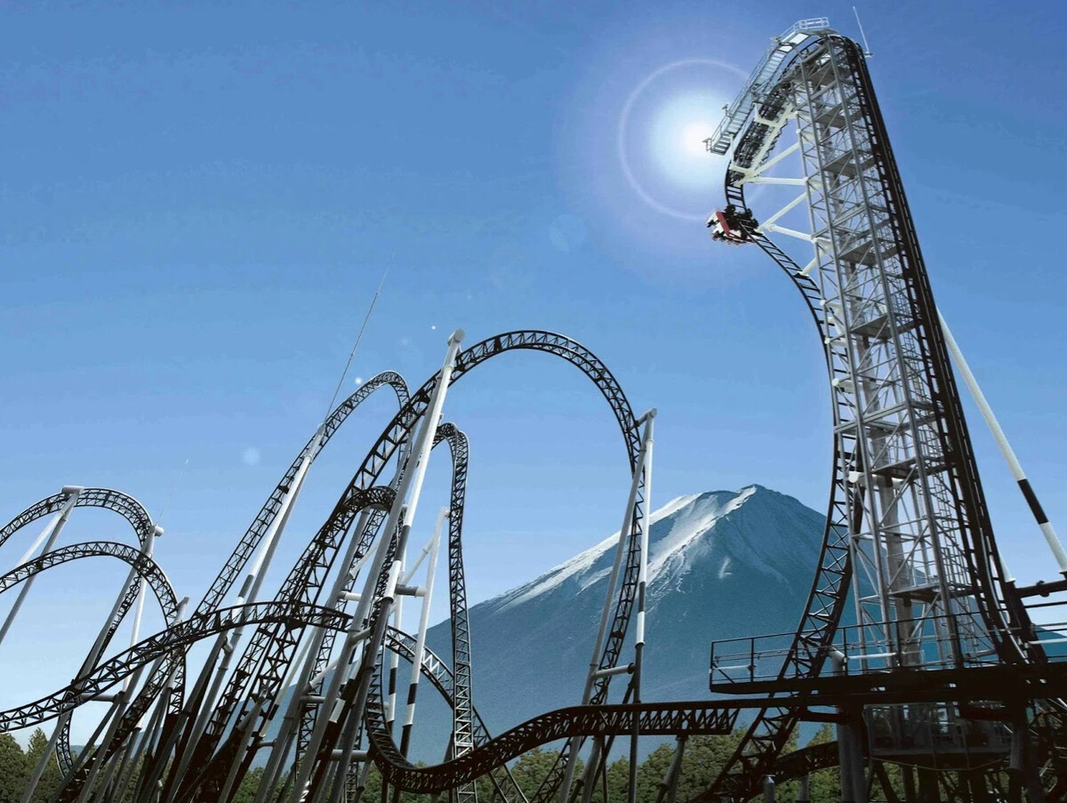 Парк аттракционов Fuji q Highland.