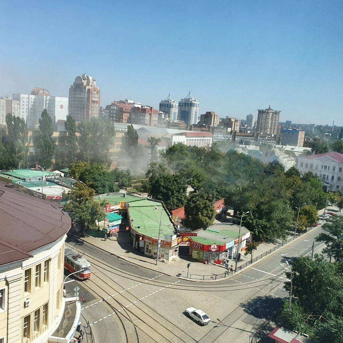Грин Плаза обстреляли в Донецке