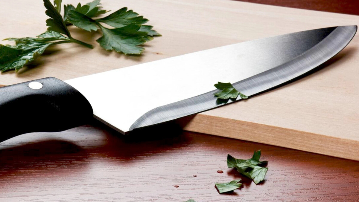 Кухонный нож. Острый кухонный нож. Красивые кухонные ножи. Заточить кухонный нож.