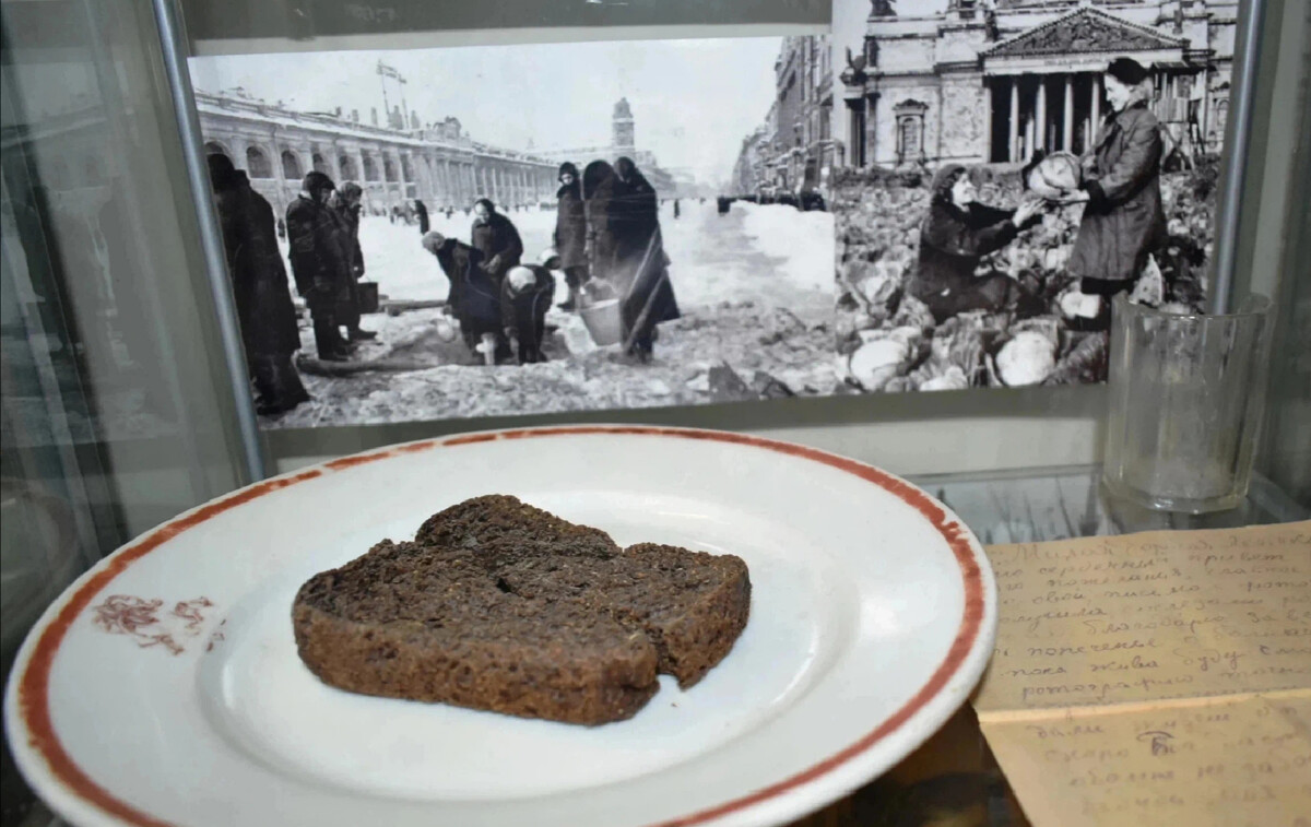 Очередь в музей зимой СПБ