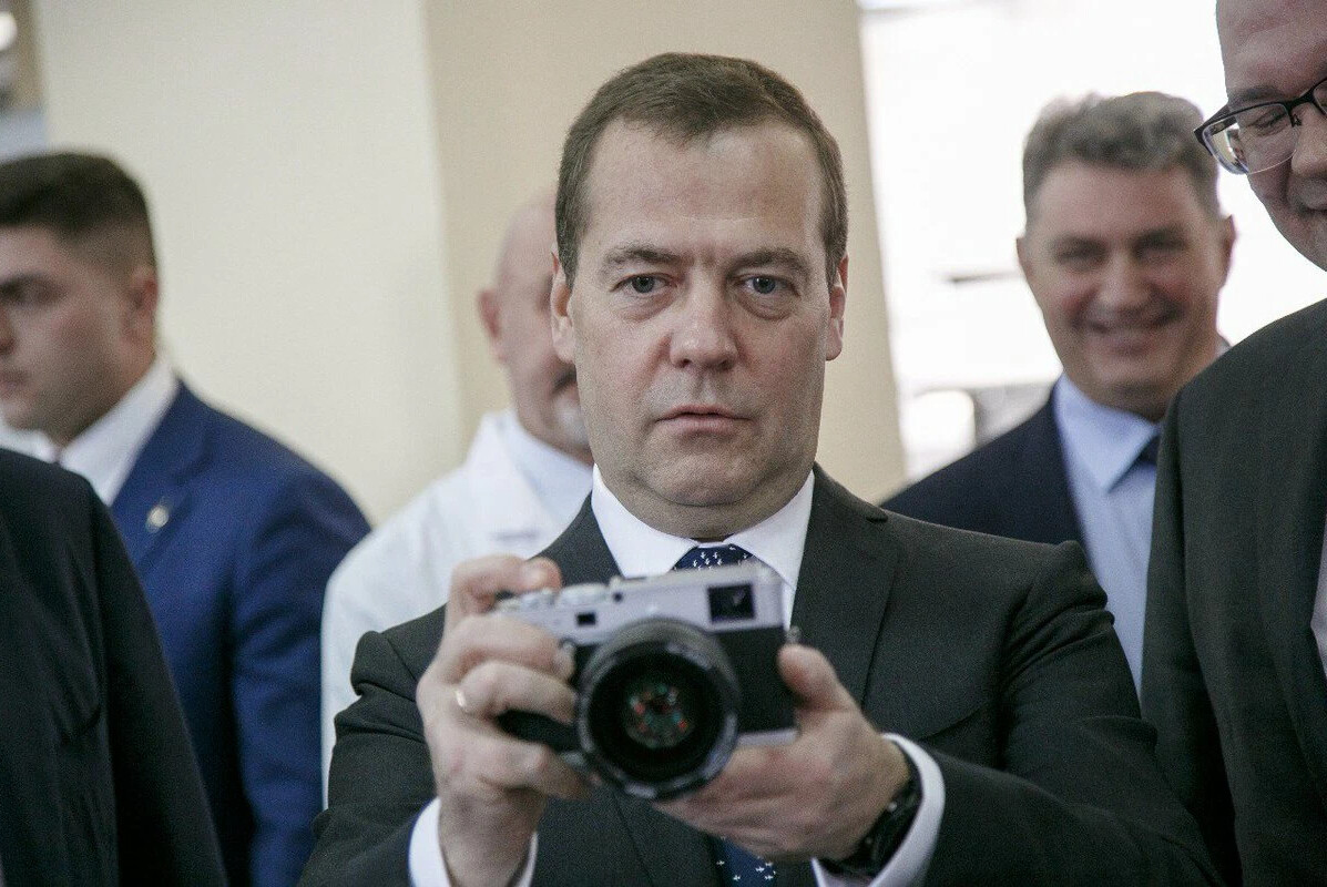 Дмитрий Медведев Leica