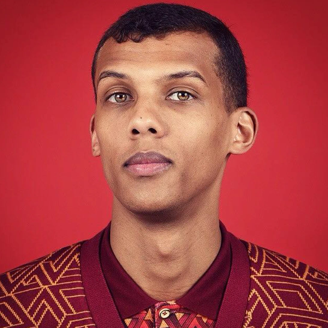 Поль стромае. Stromae певец. Stromae 2022. Певец стромае сейчас.