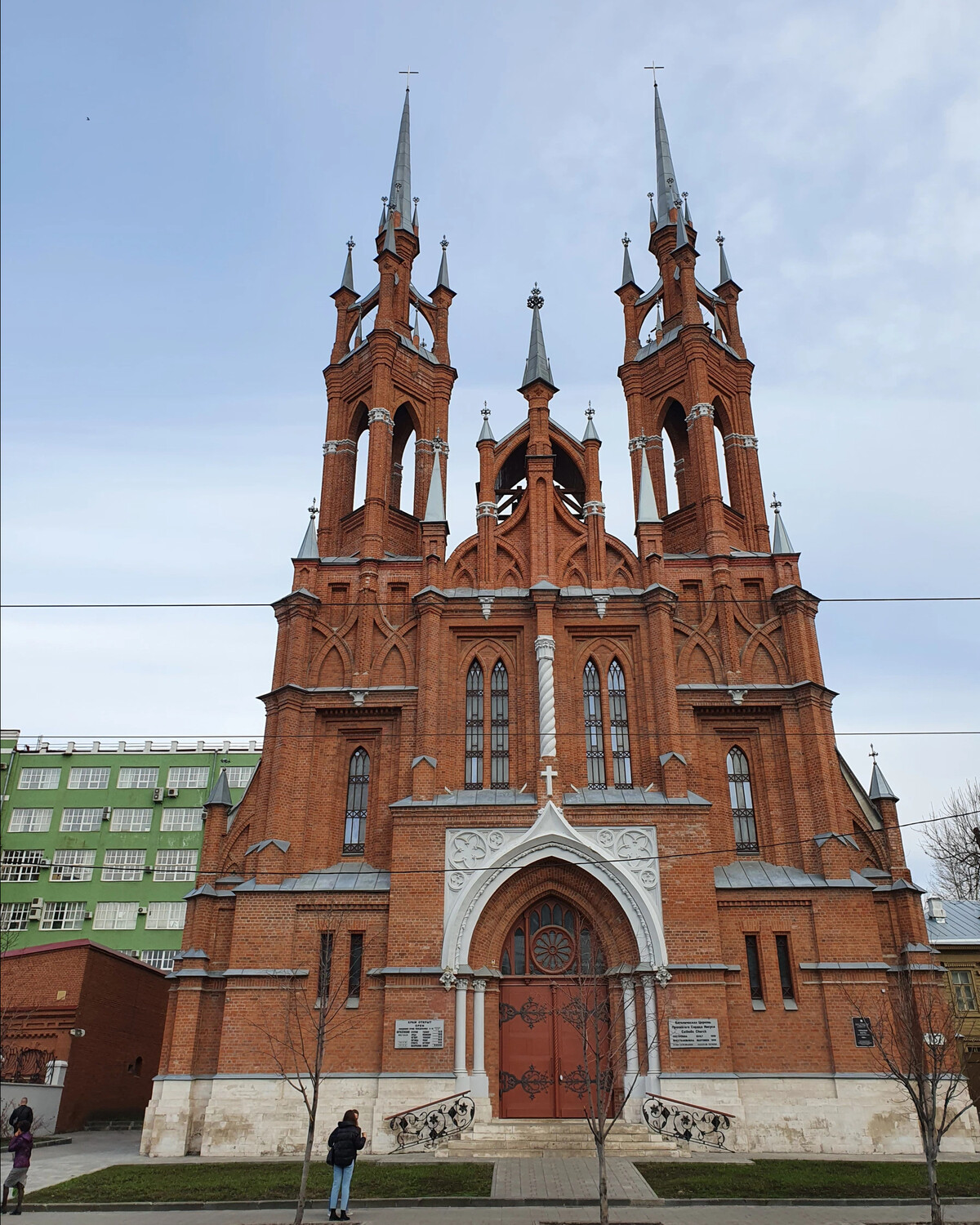 Сердце иисуса самара. Храм Пресвятого Иисуса Самара. Храм сердце Иисуса в Самаре. Католическая Церковь Пресвятого сердца Иисуса Самара. Самарский католический костел.