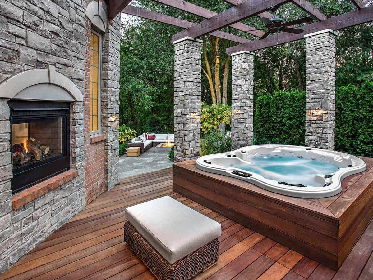 Flagstone Patio Jacuzzi Pool