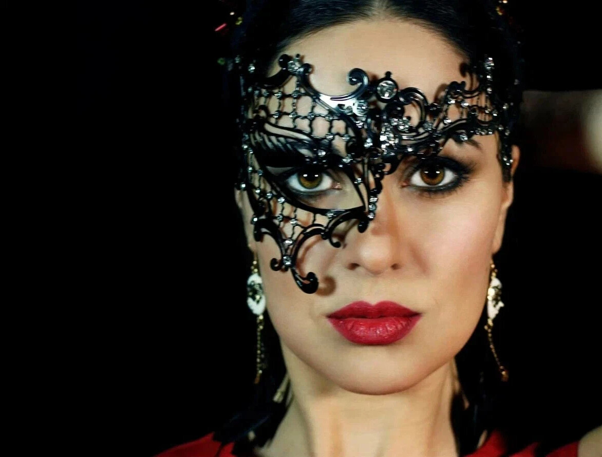 Прихожая медея 1. Медея театр маяковского. Медея william wetmore. Медея любимов. Медея 1.