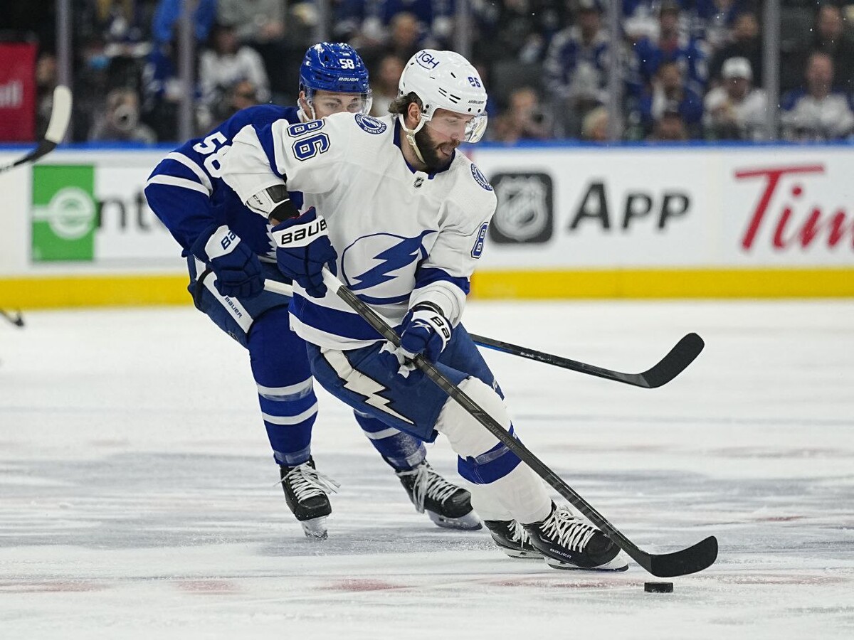 Флорида торонто. Тампа бэй лайтнинг флорида пантерз. Трансляция тампа флорида. Хабибуллин тампа бэй. Тампа флорида матч обложка.