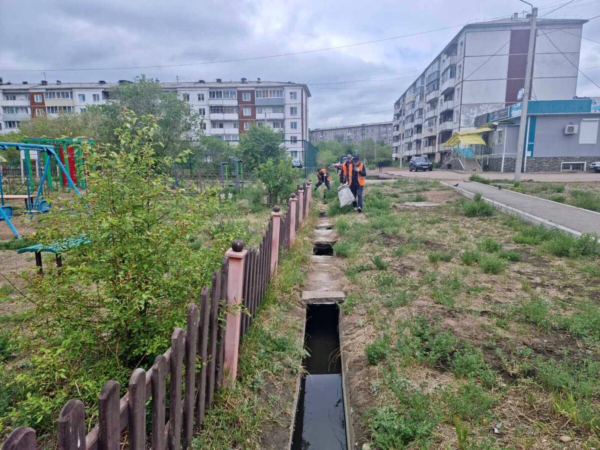 Погода в улан удэ бурятия. Дождь в Улан-Удэ. Комбинат по благоустройству Улан-Удэ. Дождливый Улан-Удэ. Ветер в Улан-Удэ.