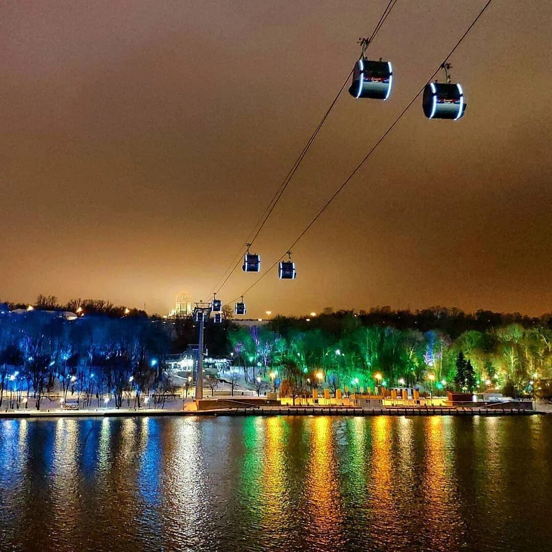 Канатная дорога москва. Канатная дорога Воробьевы горы. Канатка Москва Воробьевы горы. Фуникулер Воробьевы горы. Воробьёвы горы канатная доро.