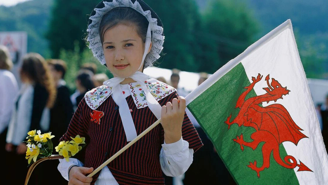 Welsh. Жители Уэльса. Национальная одежда Уэльса. Уэльские девушки. Уэльс девушки.