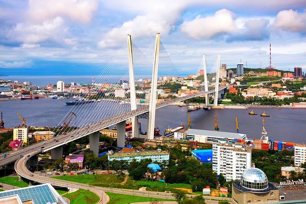 Дальний восток города. Золотой мост Приморский край. Золотой мост Владивосток с высоты. Приморский край Владивосток мост. Дальний Восток Владивосток.