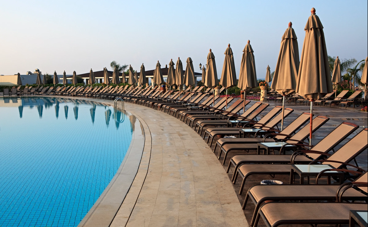Турция белек туры 2024 цены. Белек отель лежаки в бассейне фото. Погода в мае в Белеке Турция.