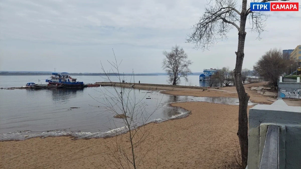 В волге подняли уровень воды в